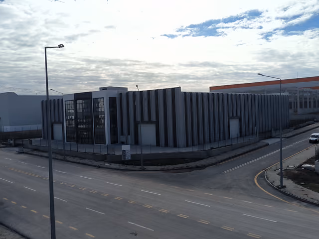 Erkonsan Factory: Overall view of the factory and office building