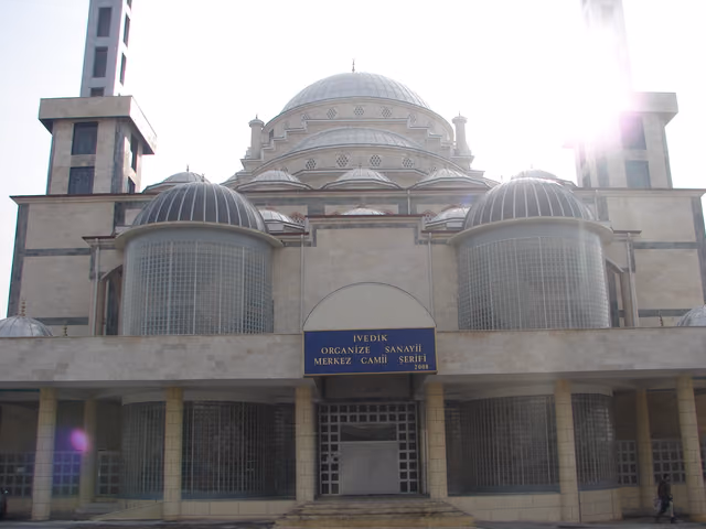 İvedik OSB Central Mosque: Main entrance, domes and facade details