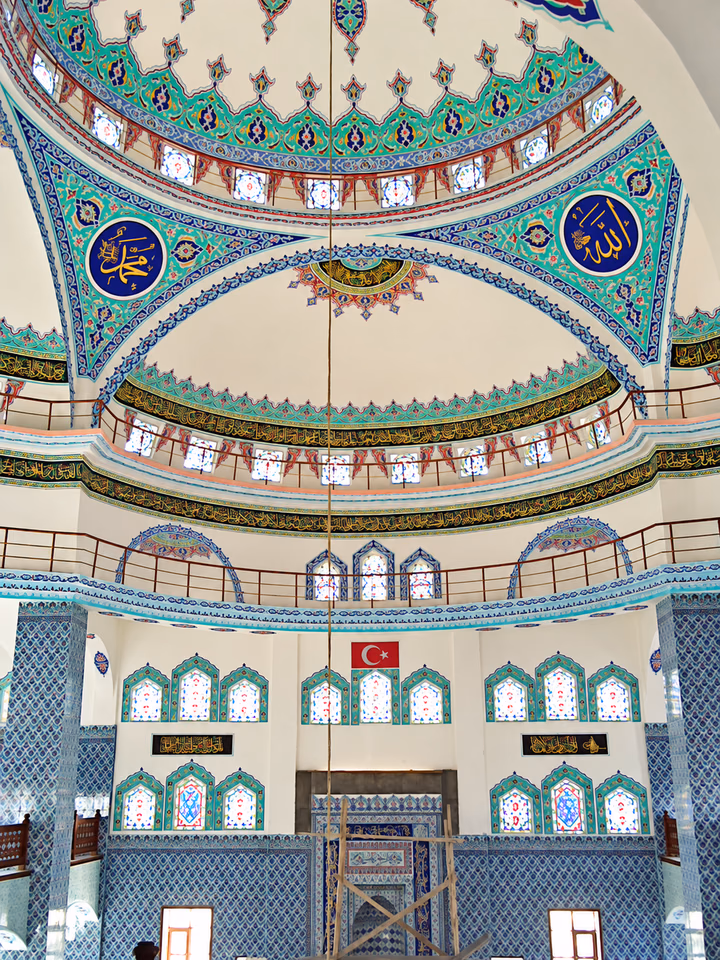 İvedik OSB Central Mosque: Mihrab, stained glass and semi-dome during construction