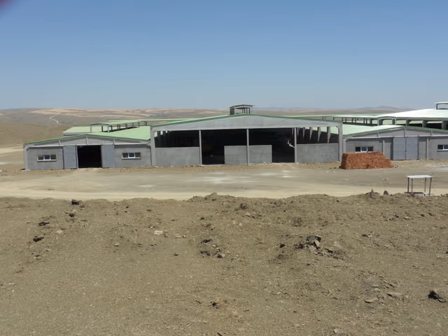 Rast İnşaat: Besihane yapılarında prefabrik betonarme ve cephe uygulamaları