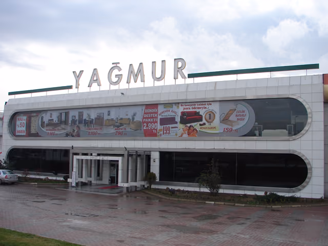 Yağmur Mobilya — Satış Mağazası